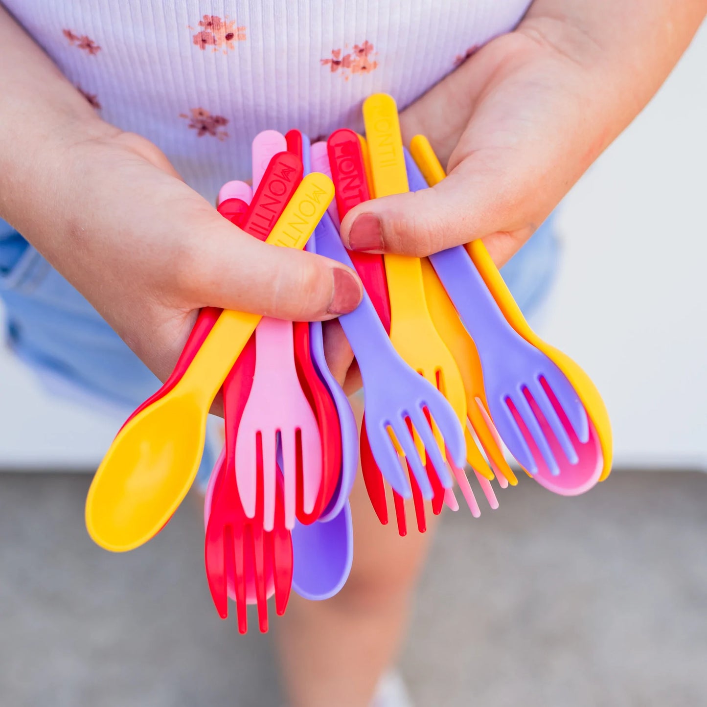 MONTIICO OUT & ABOUT CUTLERY SET - STRAWBERRY