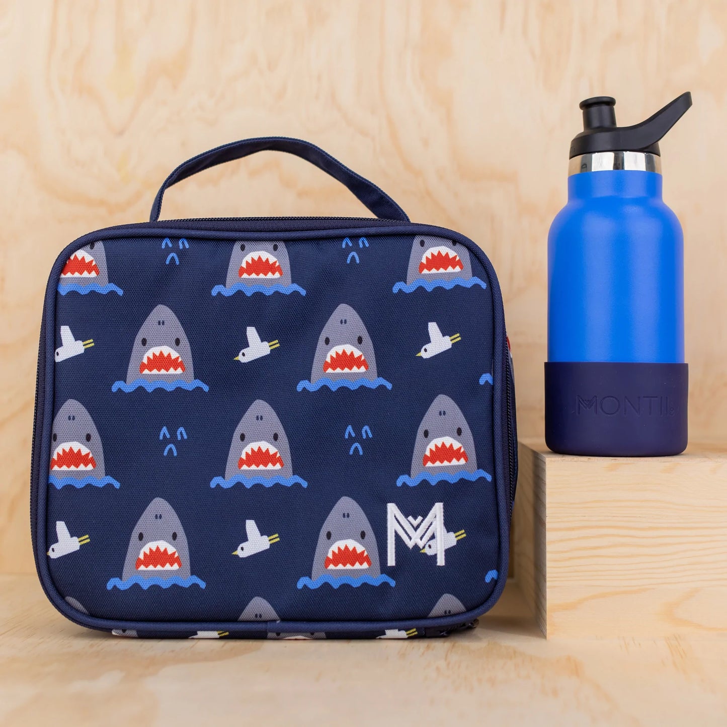 MONTIICO MEDIUM INSULATED LUNCH BAG - SHARKS